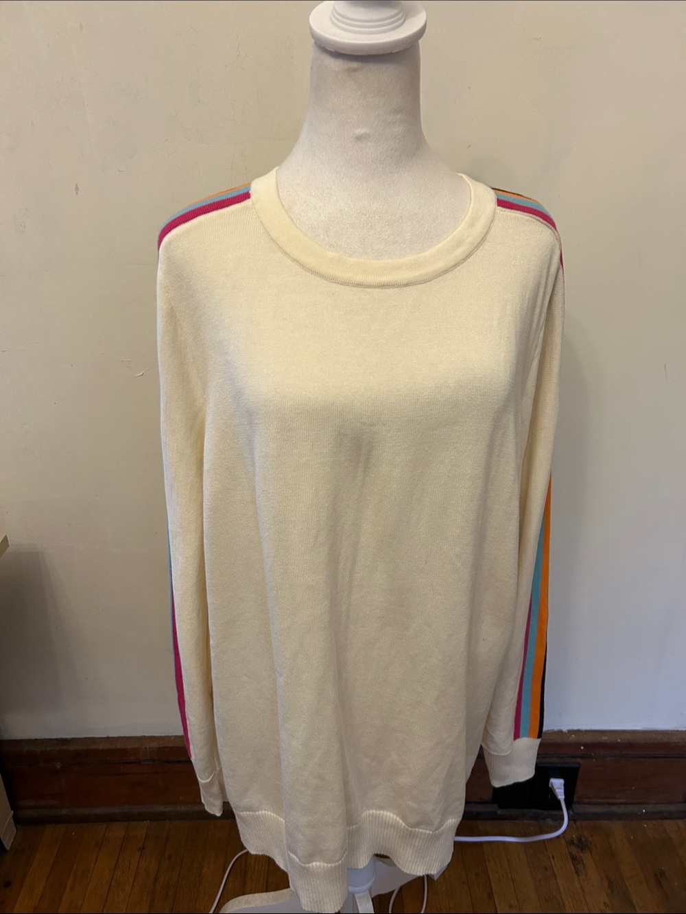 Belle Km Gravel Cream Womens Sweater with Rainbow Stripe Detail size XL EUC